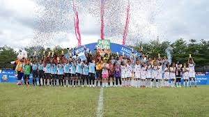 你这么说肯定没有错！可是你忘记了一个基本事实，中国还养了数不尽的不干活但是比你生活质量好百倍的人，你咋不去喷呢？