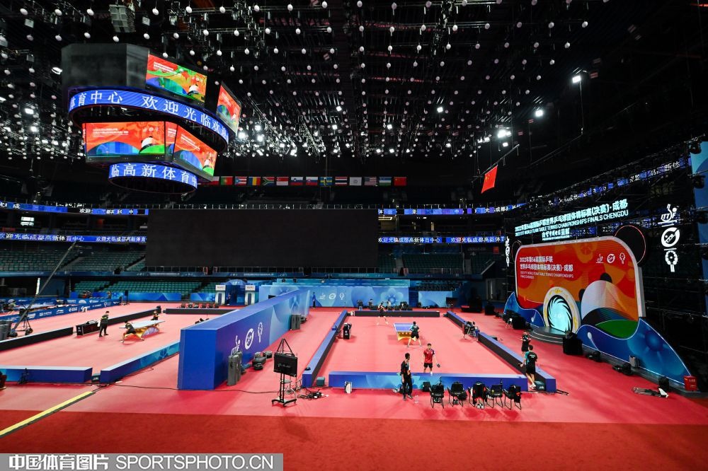 NBA篮网队签约中国篮球运动员曾凡博