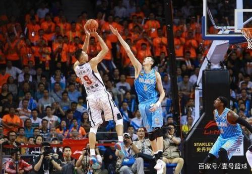 他是备受尊 他是备受尊